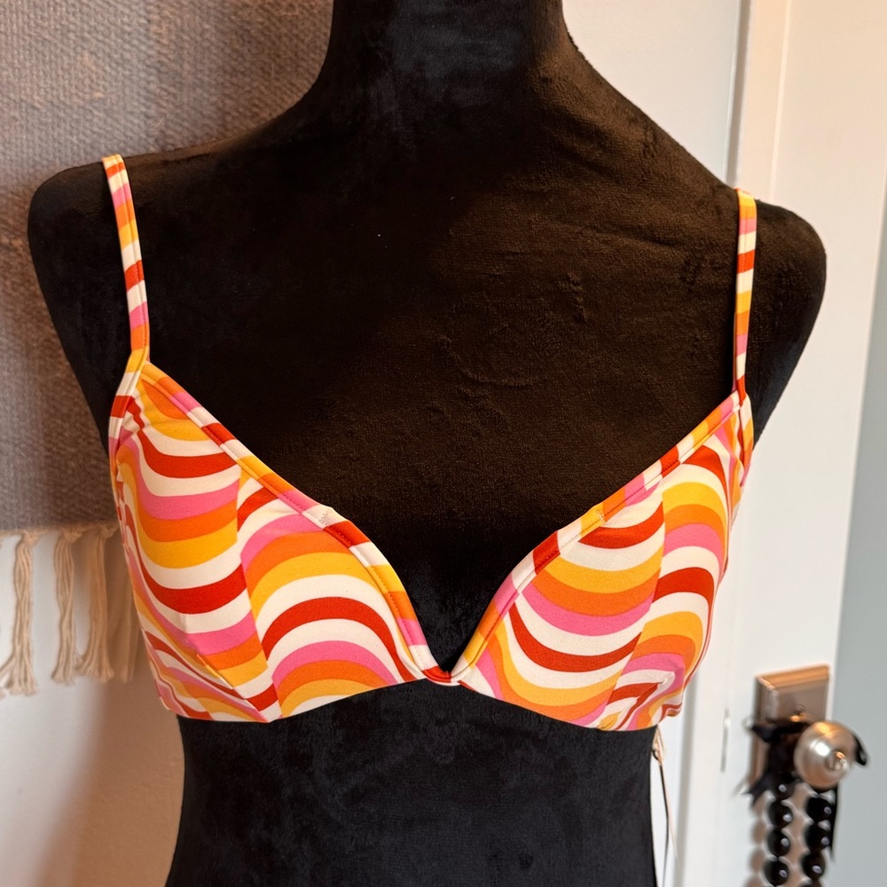 🆕 L*Space Helena bikini top